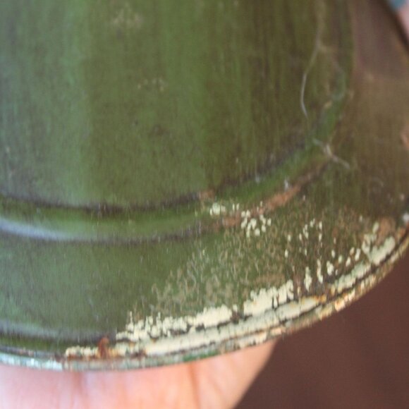 Vintage Painted Metal Scoop, Green with Hand Painted Folk Art, Flour or Grain - Picture 7 of 10